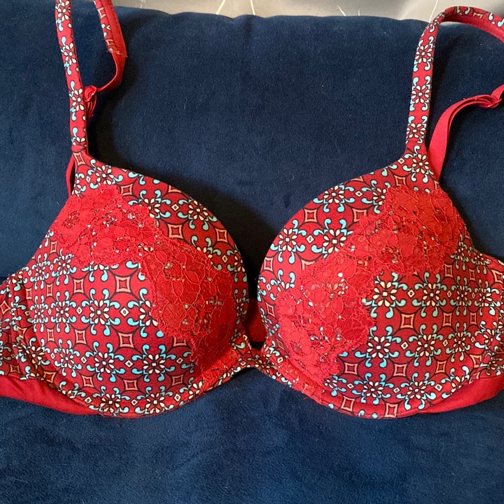 Victoria’s Secret 36B bra